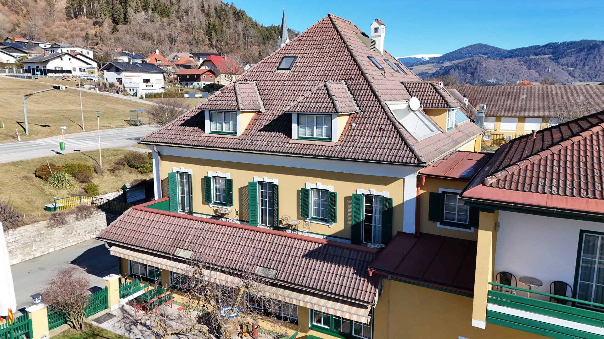 Gasthof Kurath mit Balkon